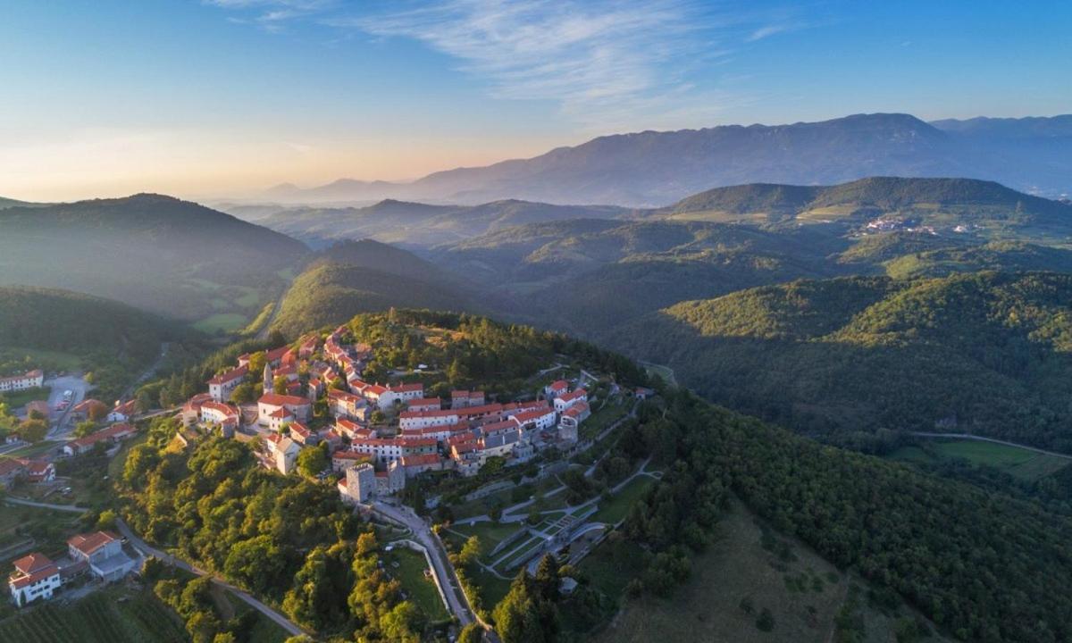 Cilka'S House, Authentic Homestay Near Lipica Sežana Zewnętrze zdjęcie